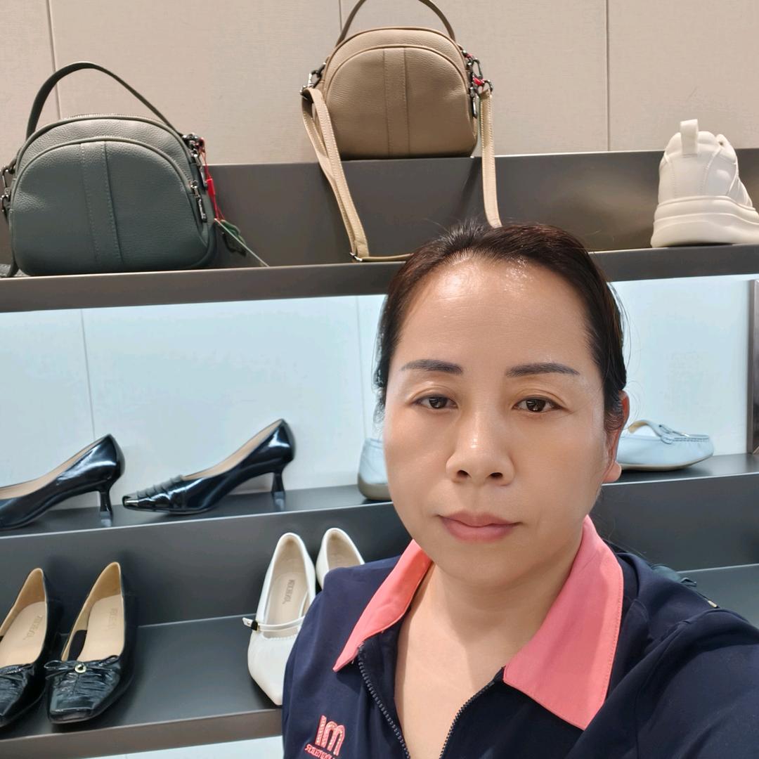 贞姐：顺德乐从鞋包店
