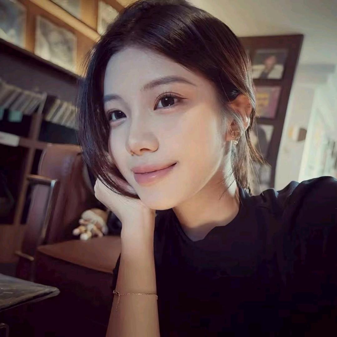 小Q.