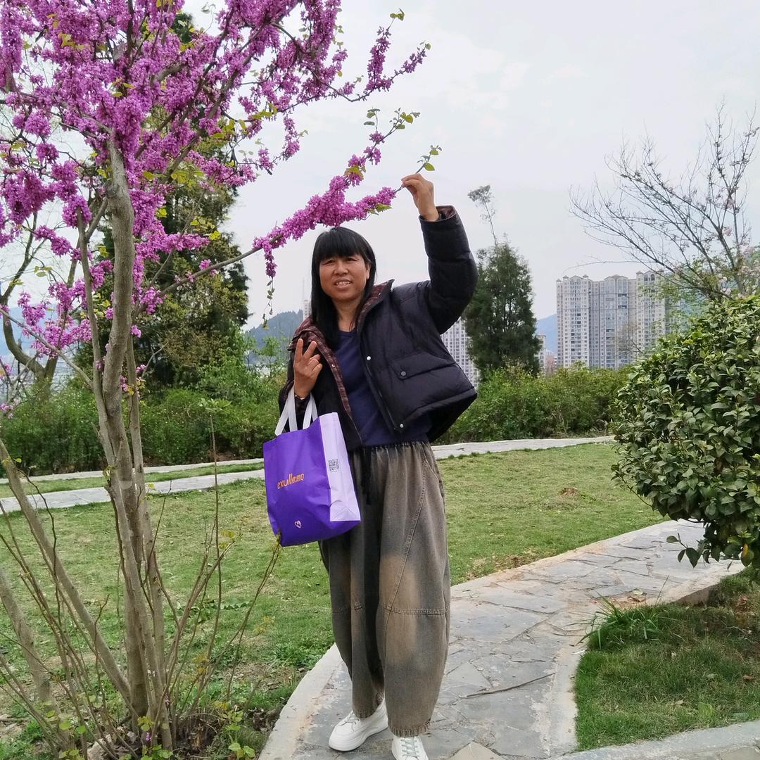 辣妈🎤，中午的11点过十分开播