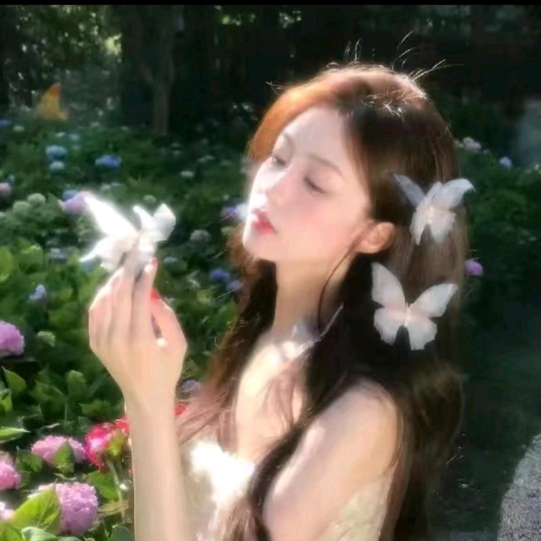 方觉夏.