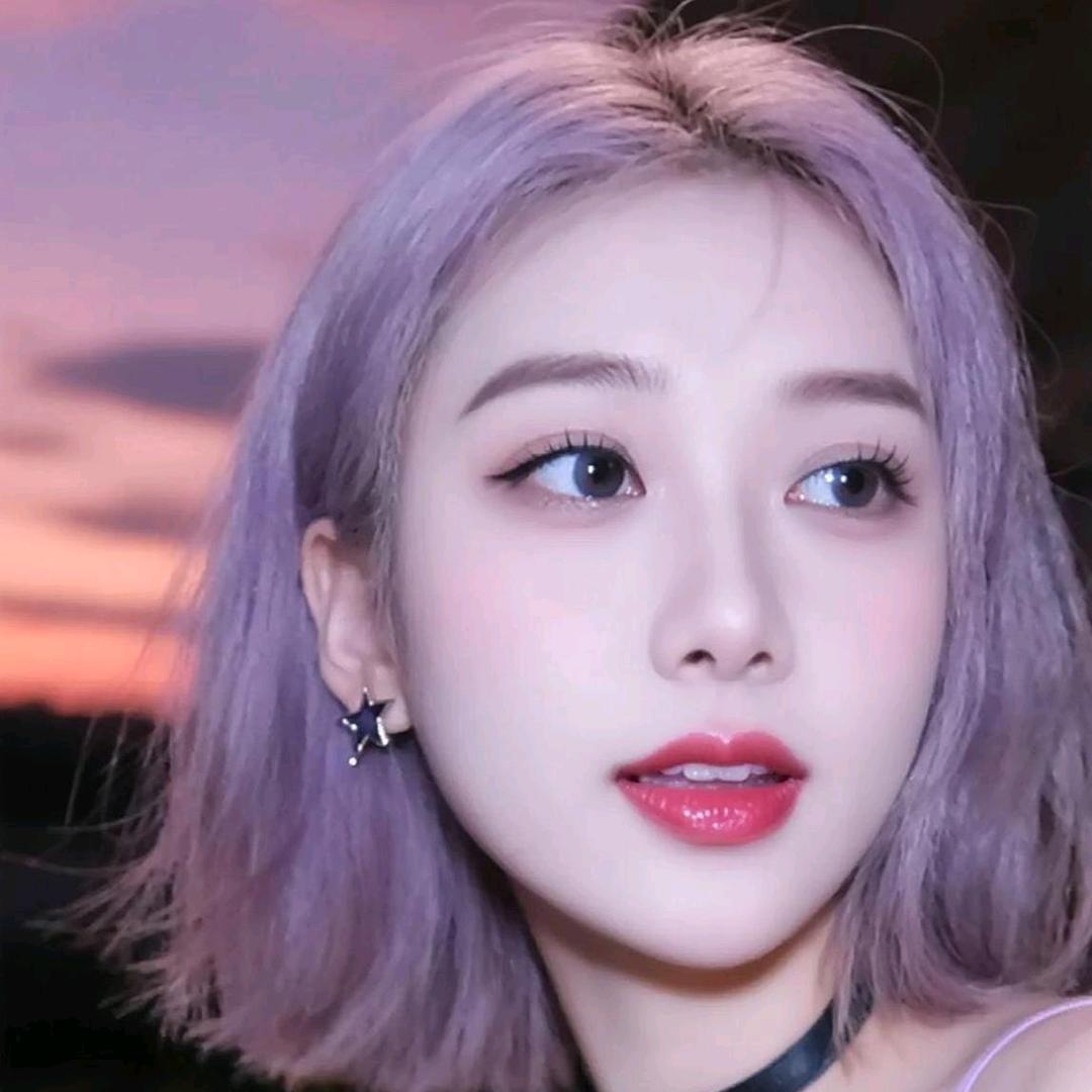 小萝莉🍭🍭