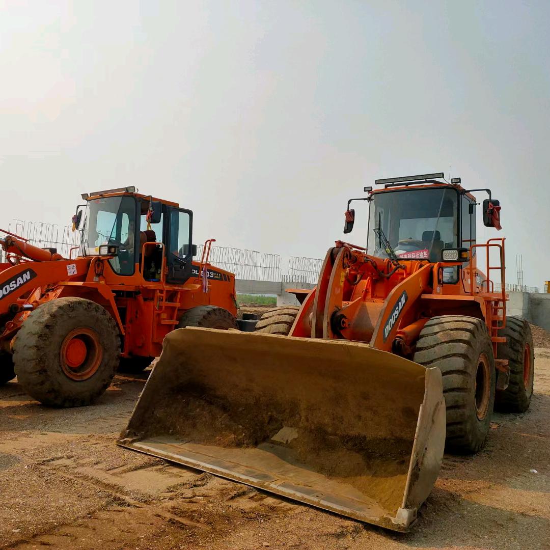 嫩江南鹏 工程机械租赁@