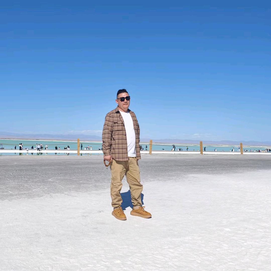 沧 桑 ( 大  叔 )