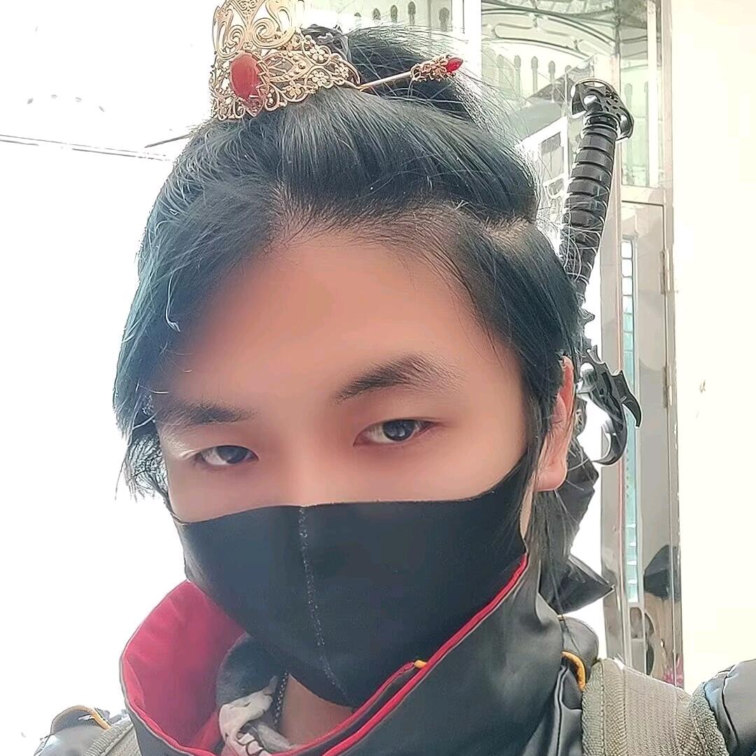 含笑半步癫