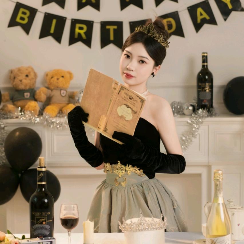 美女困ᶠᵤᶠᵤ