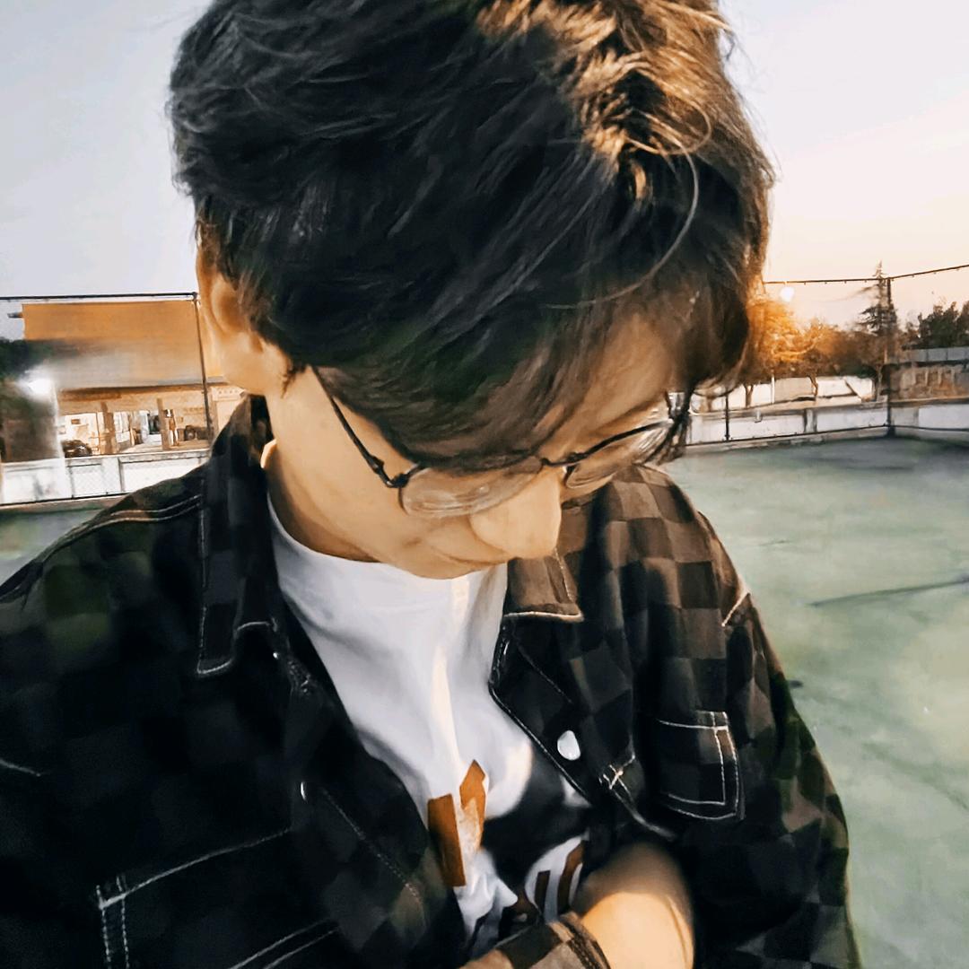 晖.