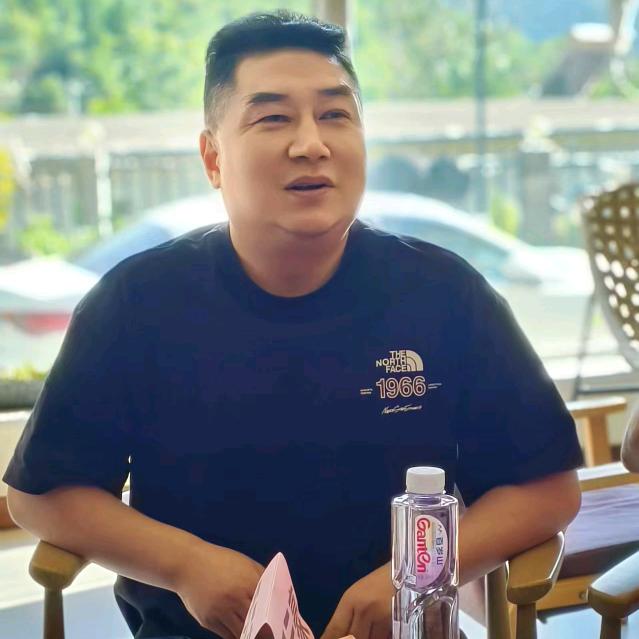 四夕老罗