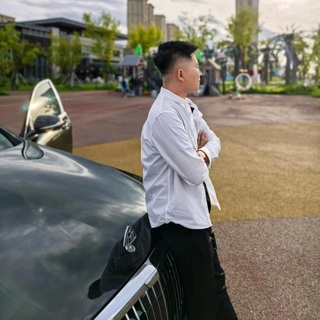 丁潇洒（中年大叔）！