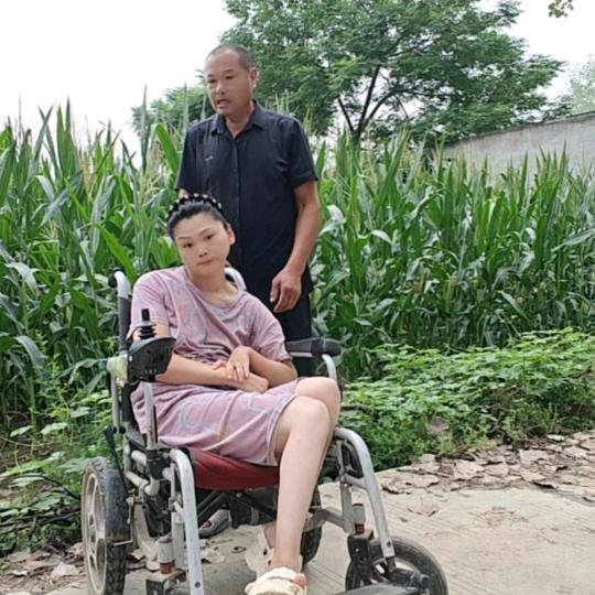 远远。老婆90后的老公50多