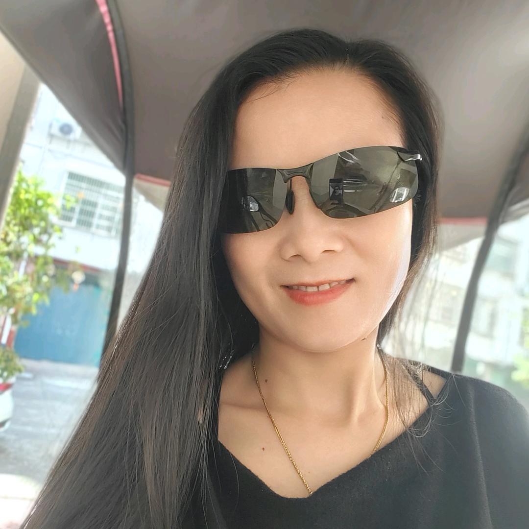 我是小猪佩奇。😃你是乔治吗？😋