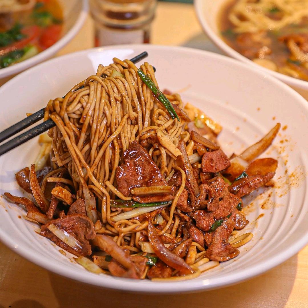 在柳浪闻莺里的面馆