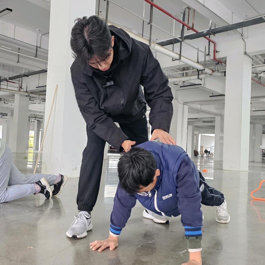 在贵阳努力的小李教练