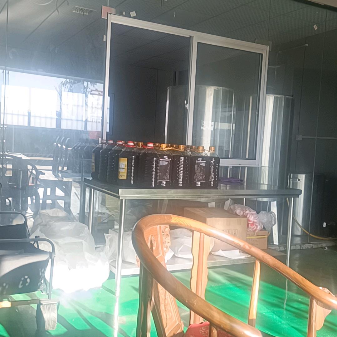 榨菜籽油的大叔