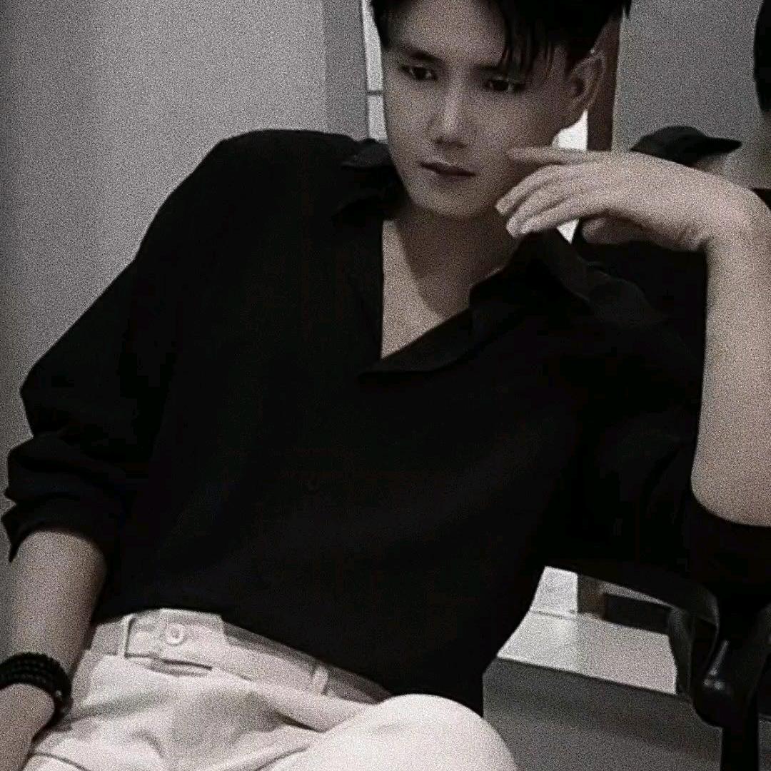 辉🏍️ಠ辉︵ಠ凸