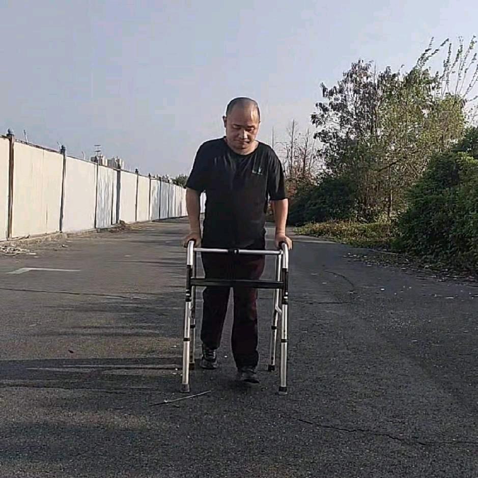 励志阿灿