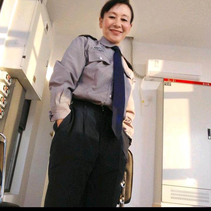 安徽省合肥的何三姐，见赞必回，单身！
