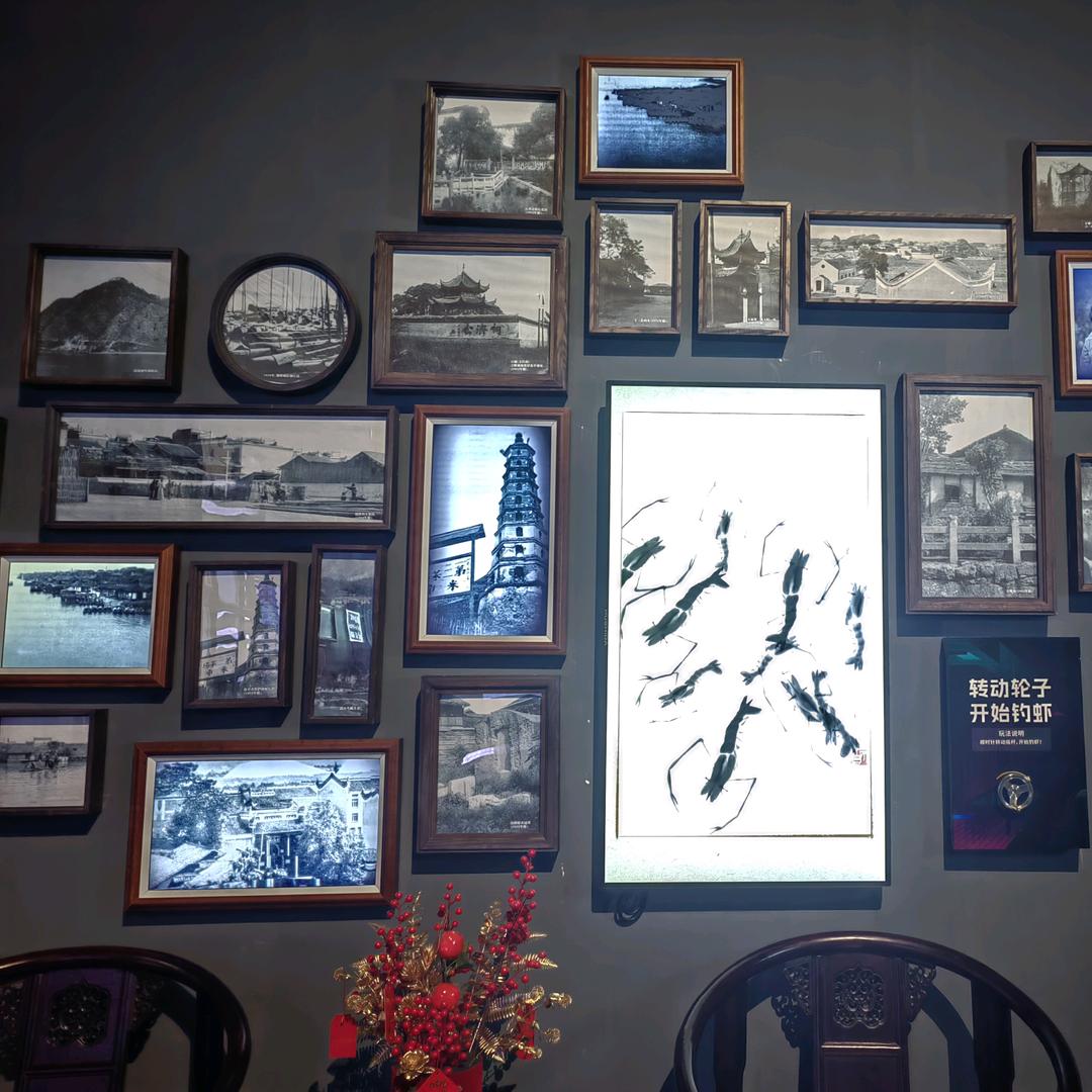 外太空打坐的朱朱侠