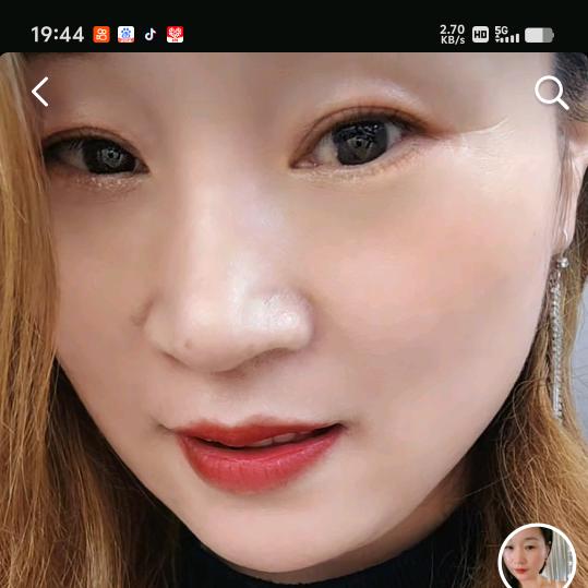 单亲妈妈。