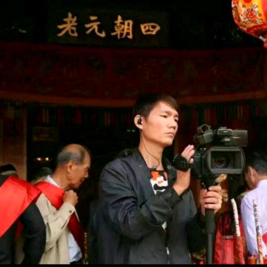 娟娟婚庆摄影师小苏。