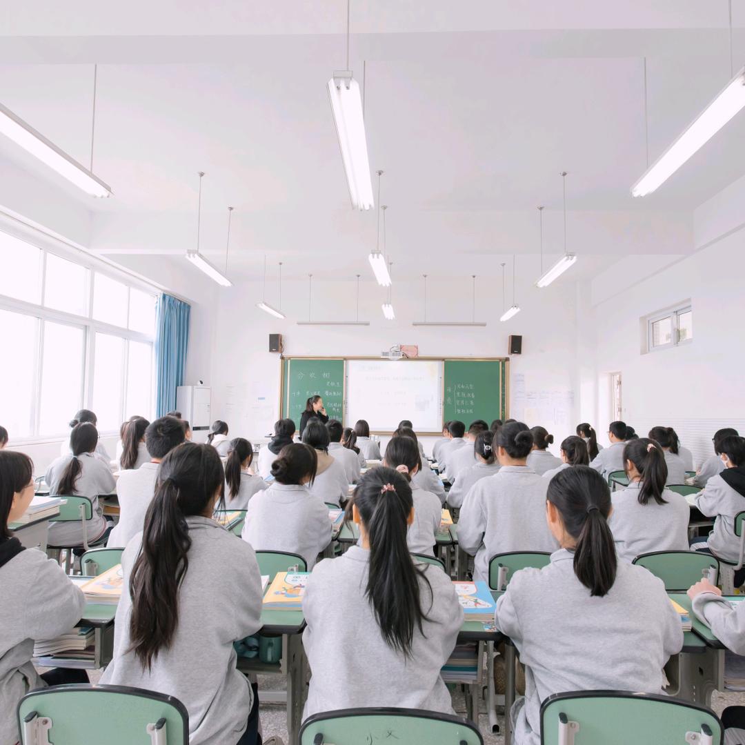 公办中职—刘老师³