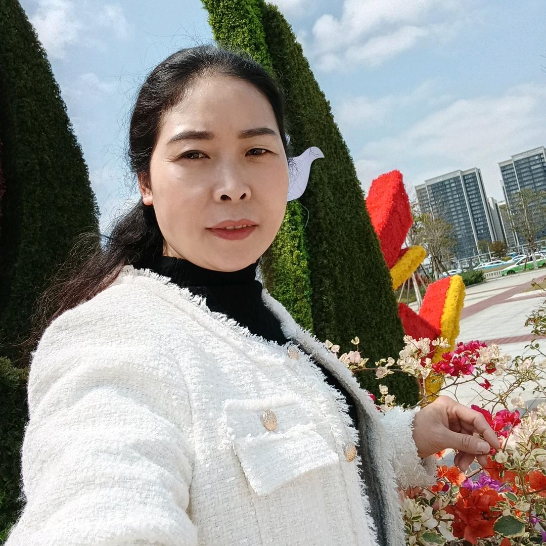 人生何处不相逢，相逢何处不相识。