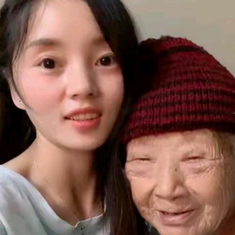 黄琴（20号早8点生日感恩回馈粉丝）助理