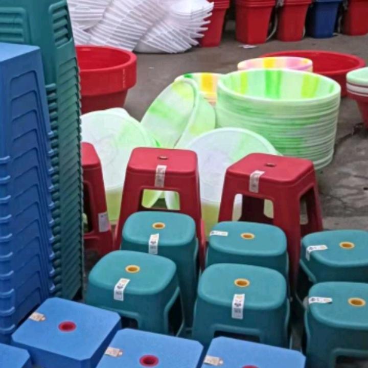 强歌（摆摊卖声音）