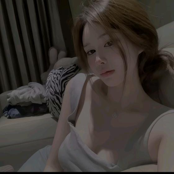 小小 在足浴店上班