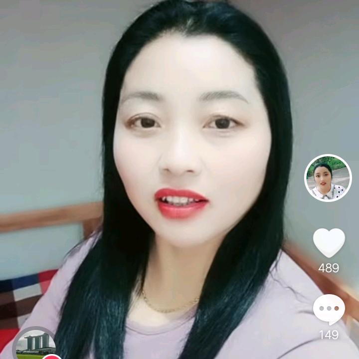 周小英。