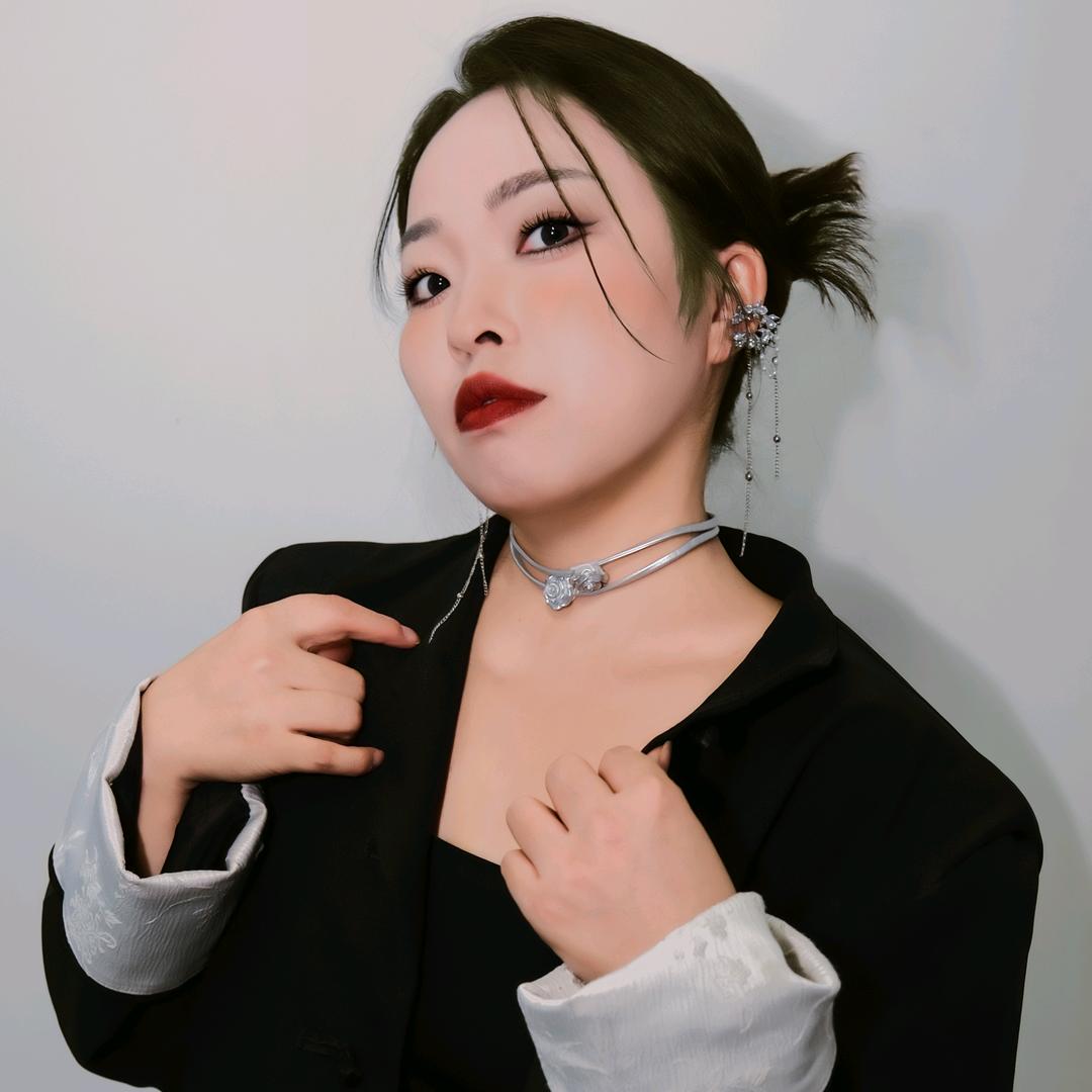 遵义化妆师曾曾