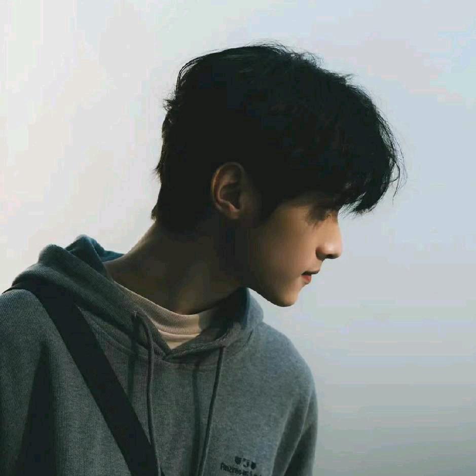 梧州学院小鹤学长(有❤️生裙)