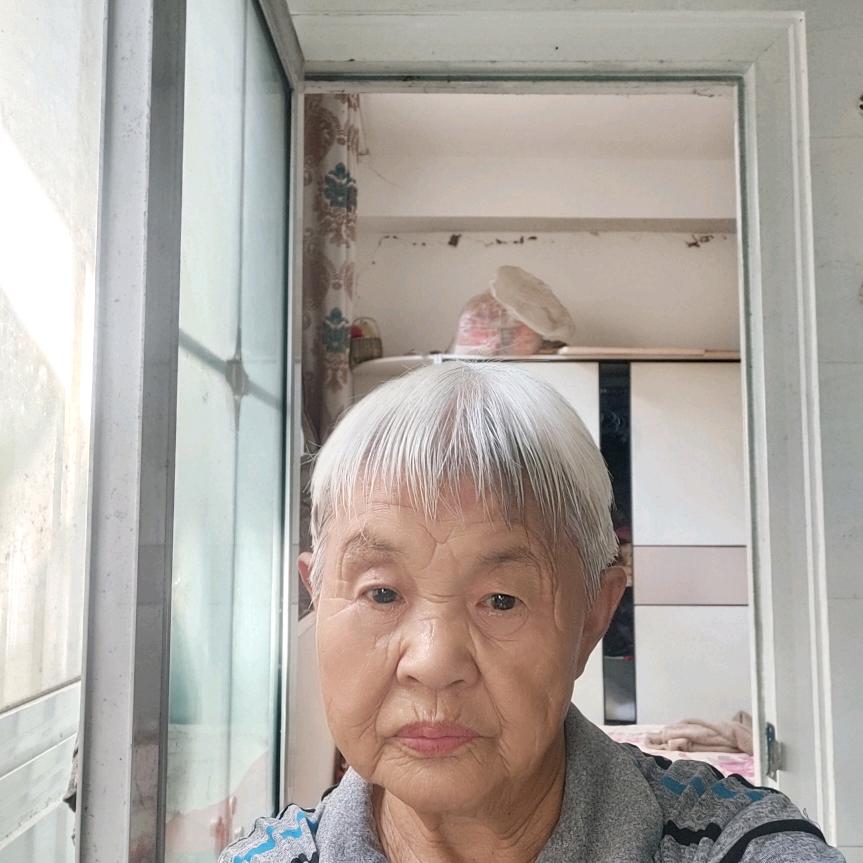 李 栀香