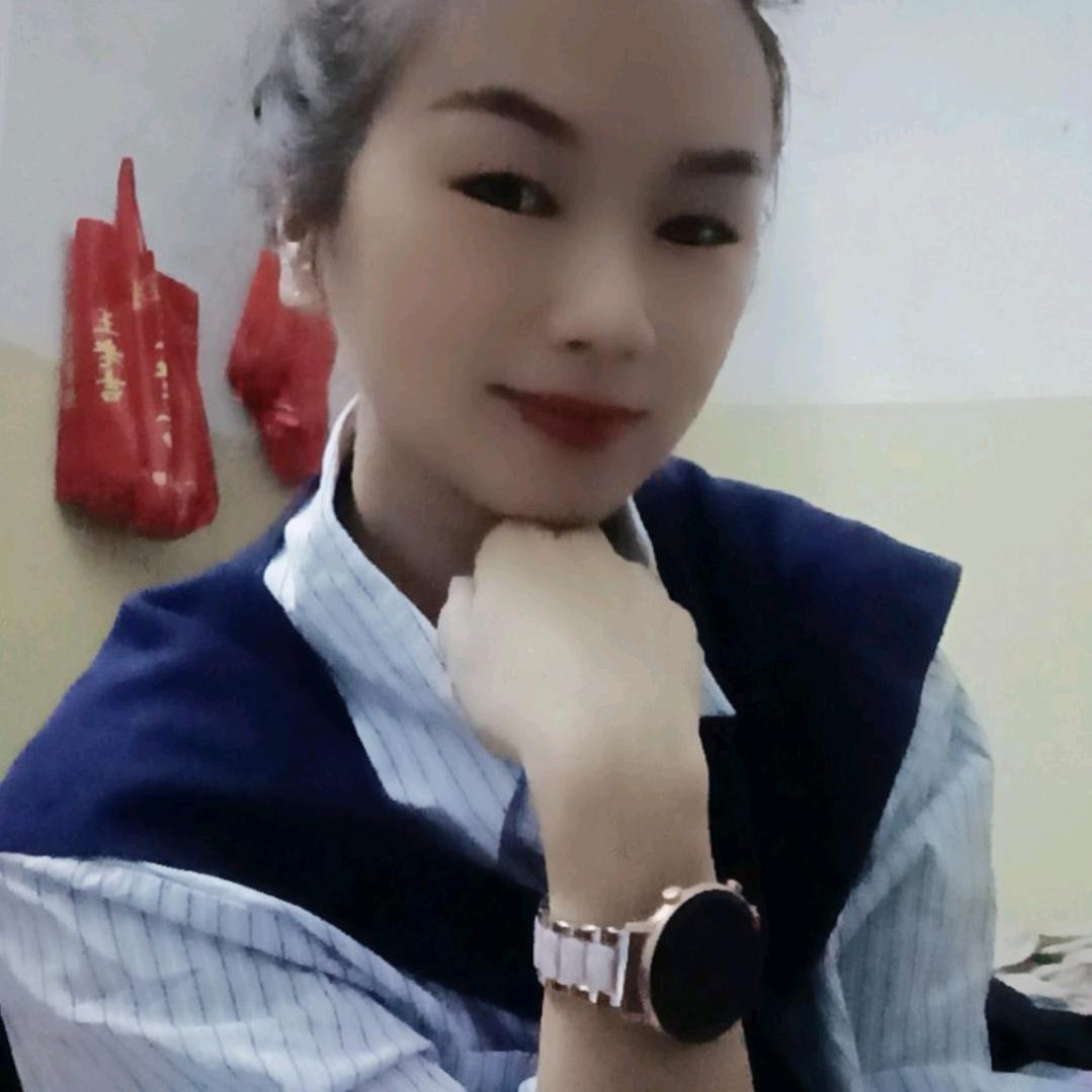 龙家小《妞》