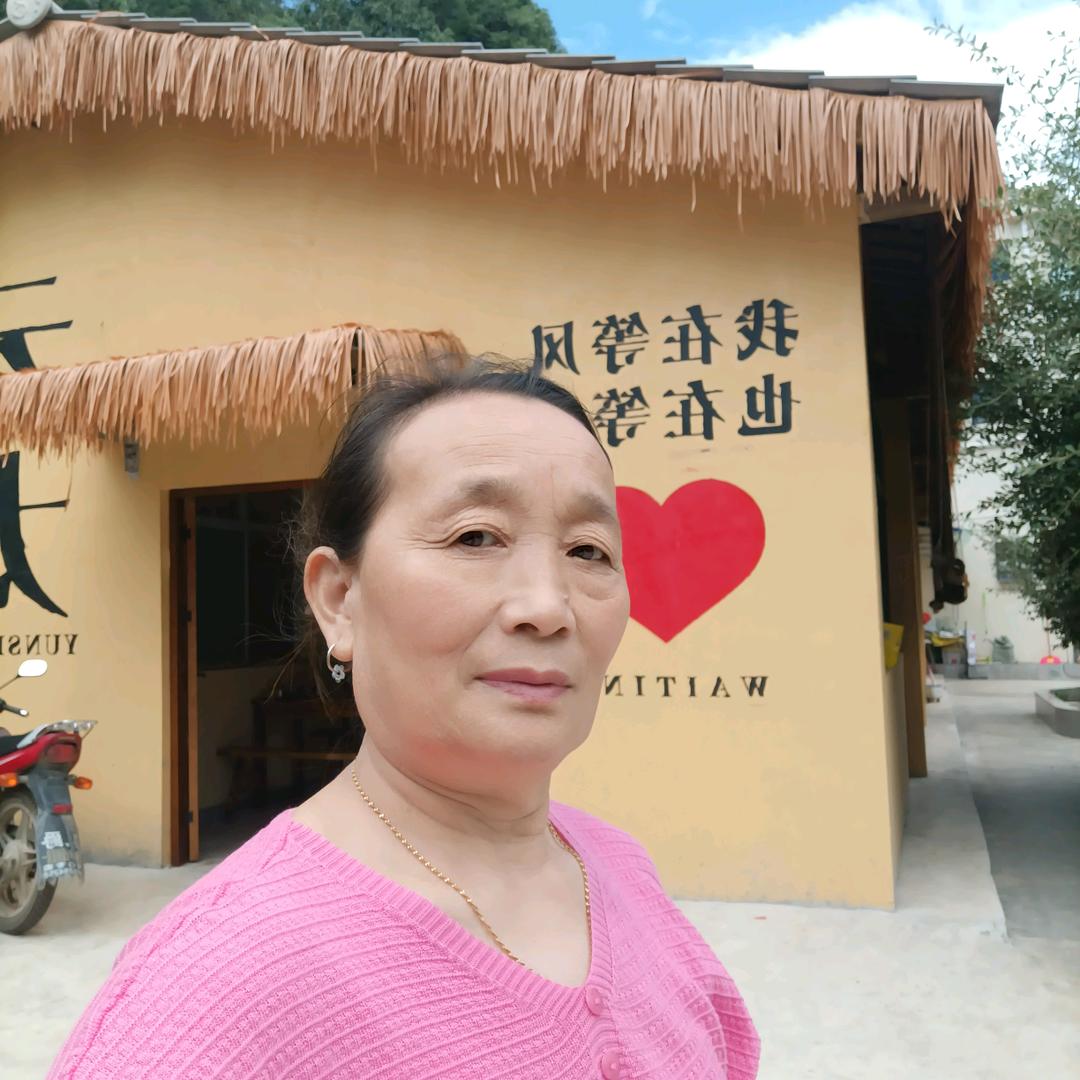 靓雅服装