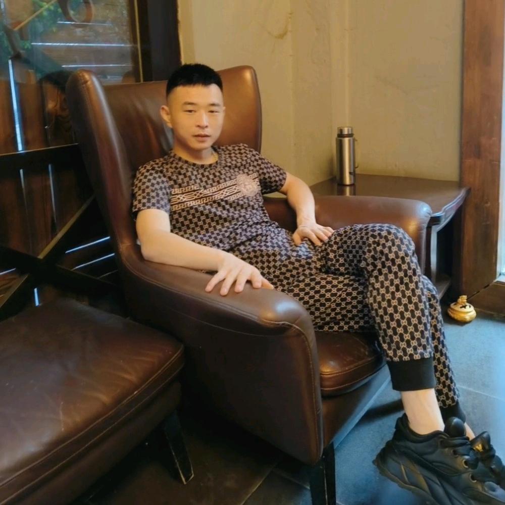 请叫我小朱