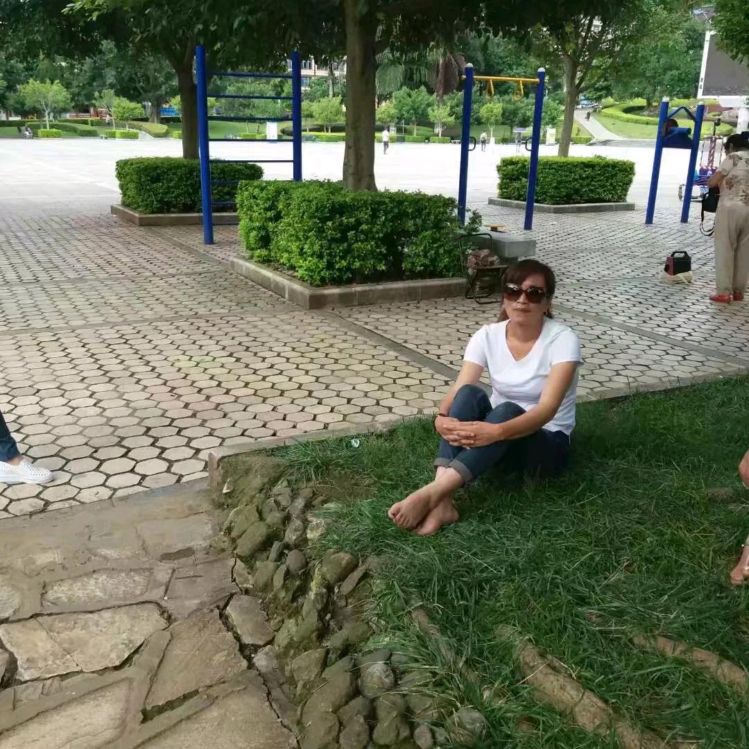 航佳怡