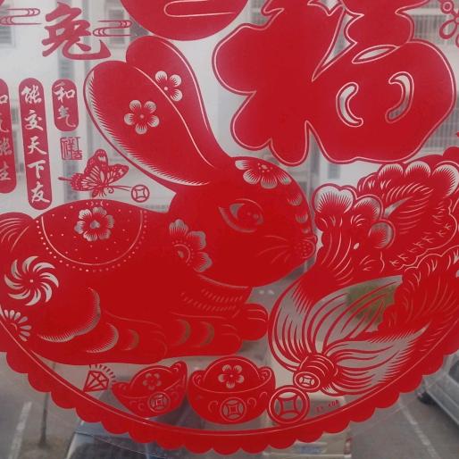 小白哦里咯啦咯