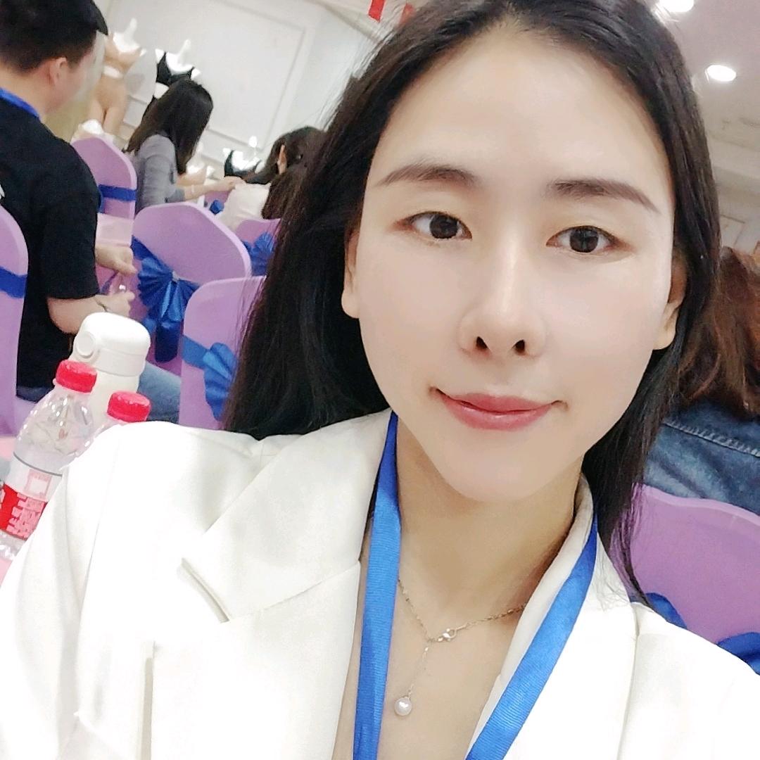 常平丽景嘉荣 漂亮女人美甲美睫  小张