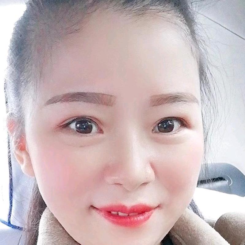爱笑的女人👧