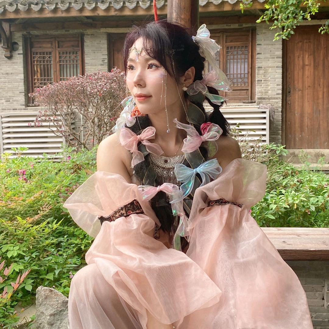 燕紛飛
