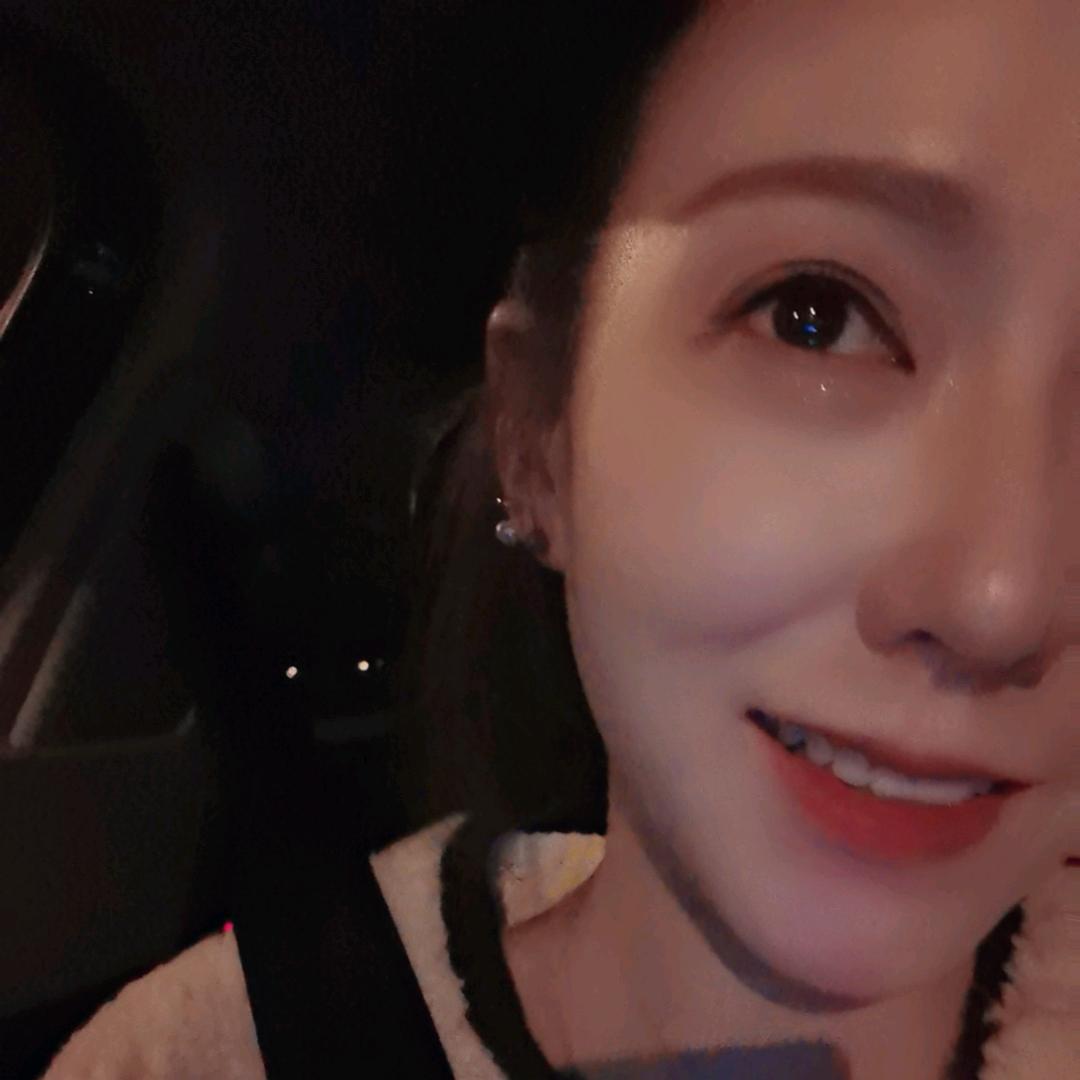 . Bᴇʟᴏɴɢs ᴛᴏ ʏᴏᴜ .