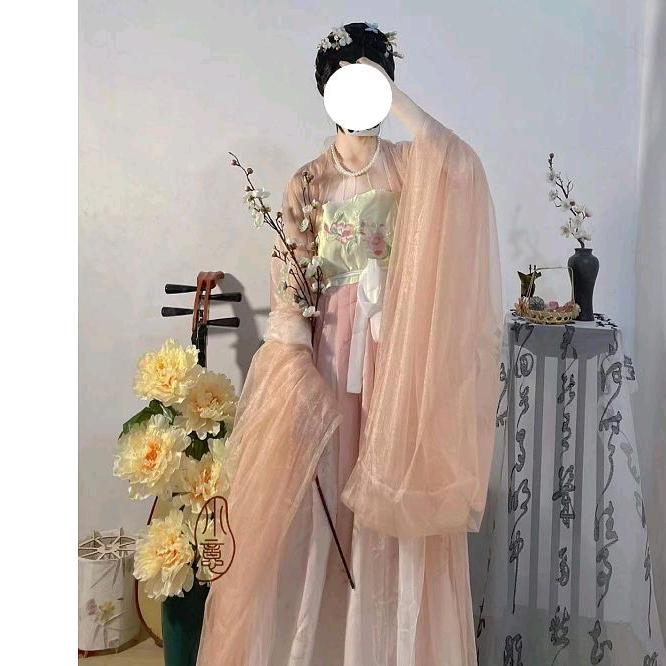 花开雨汉服体验馆
