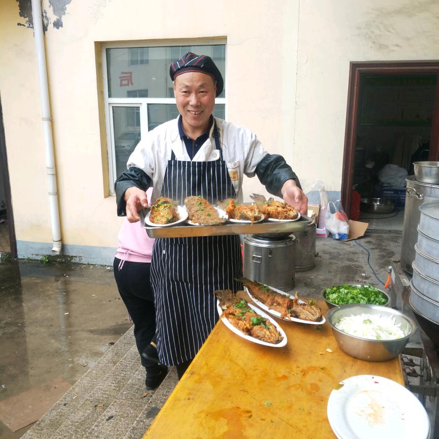 一家人大锅饭