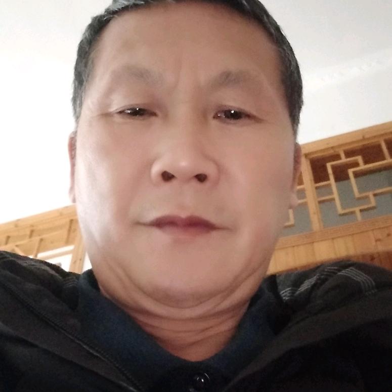 八月，龙哥