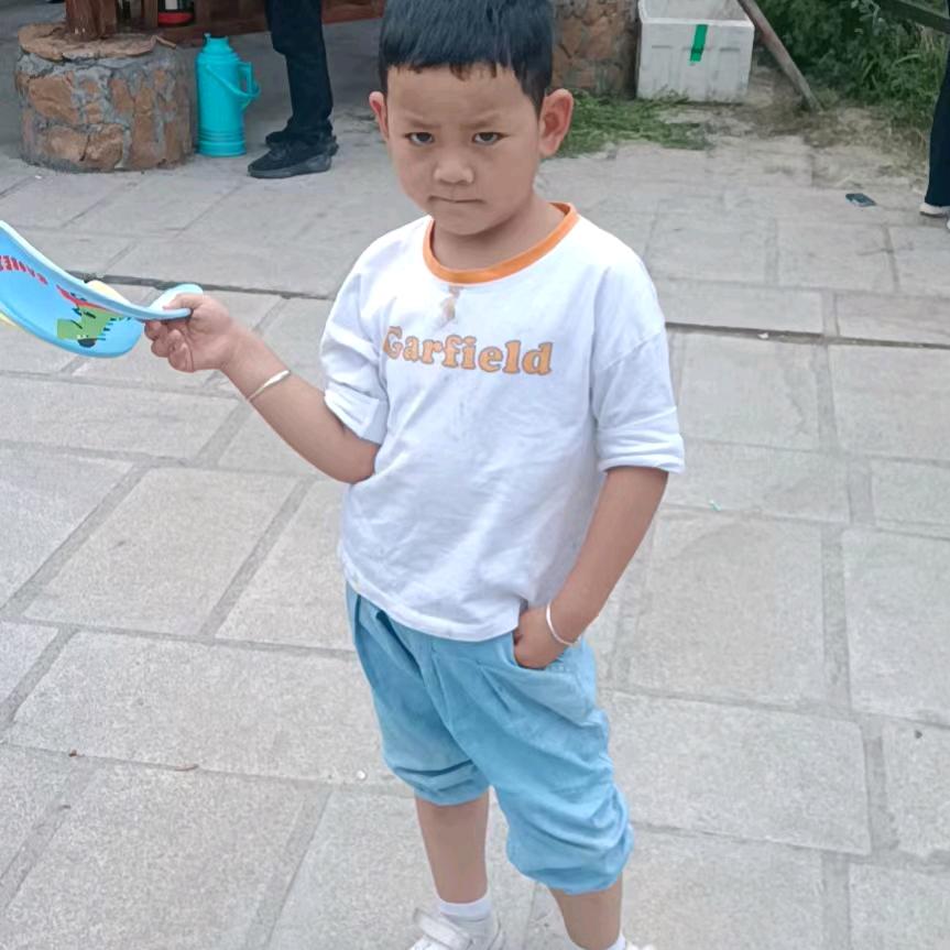 临湘市仁顺渣土公司承接各种渣土沙石运输，