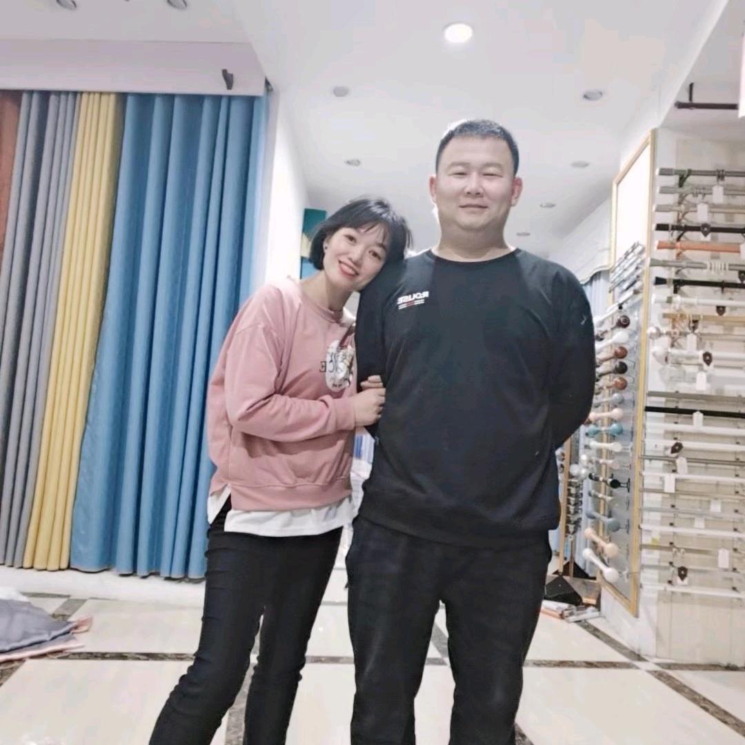 窗帘小夫妻