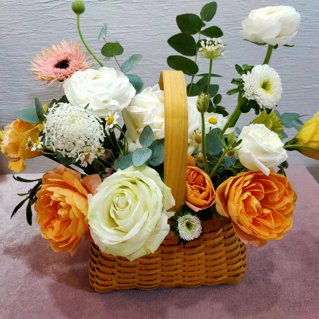 卖花花的小王
