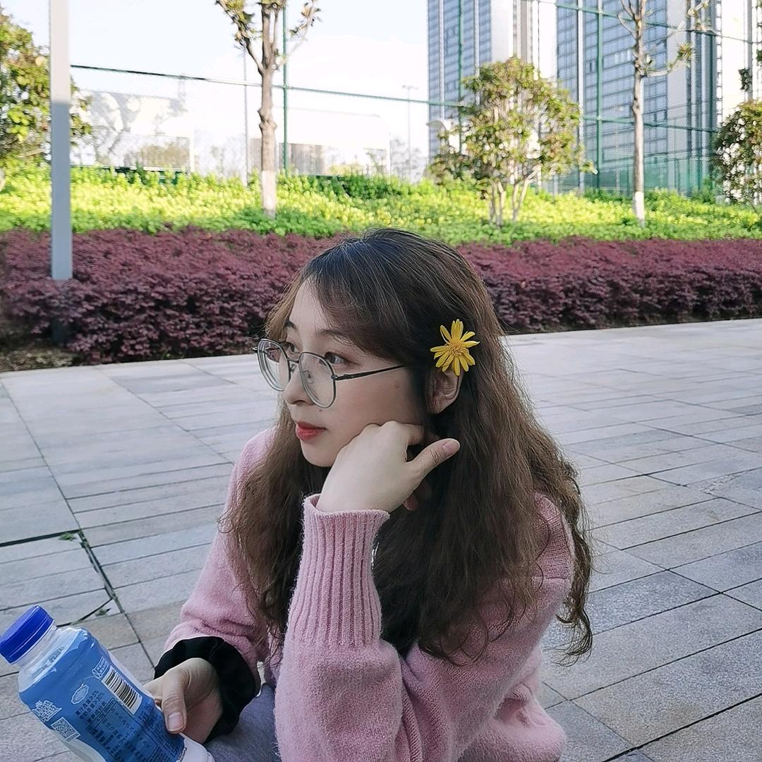 欧欧的小石榴（🔗在橱窗）
