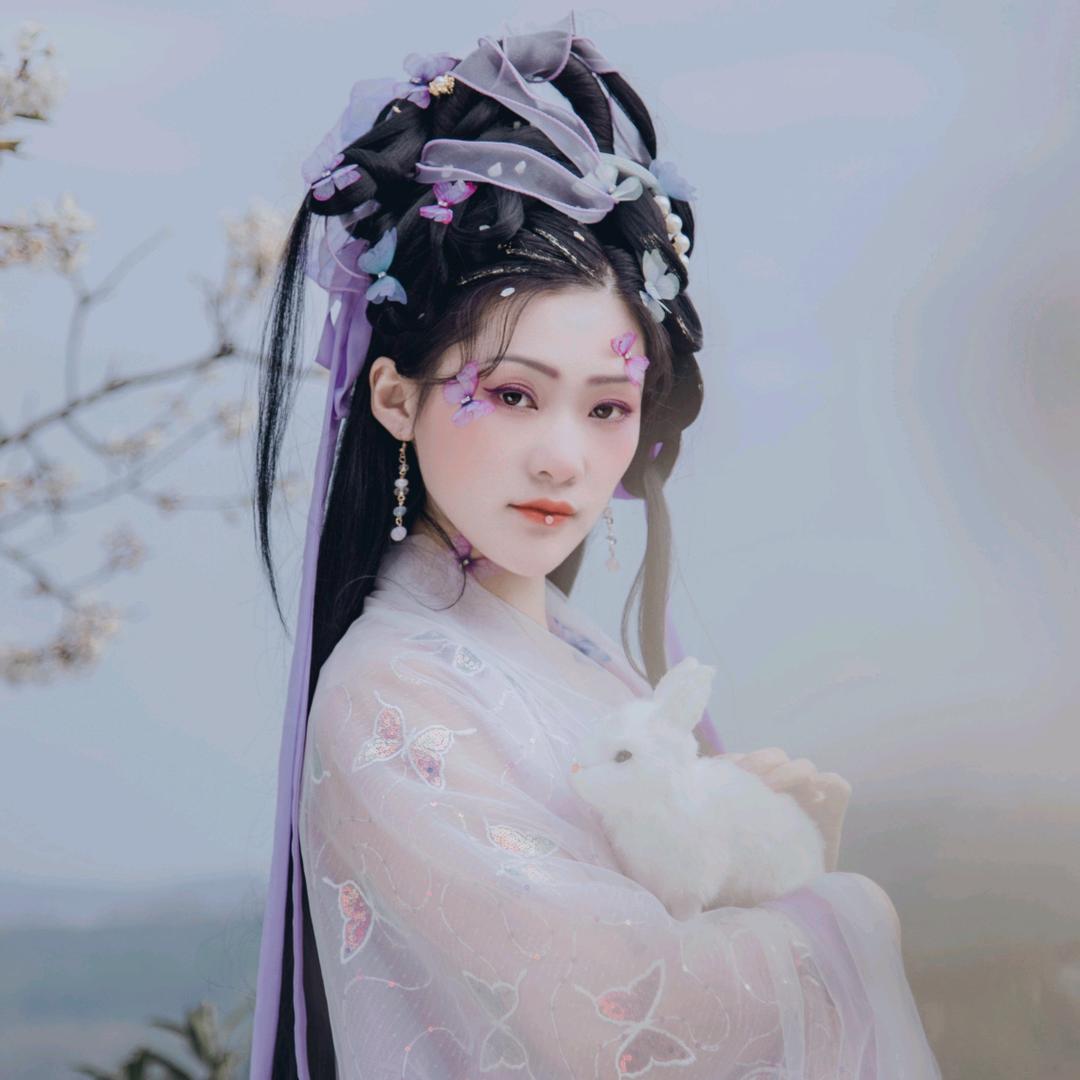 巴州区灵玉服装店
