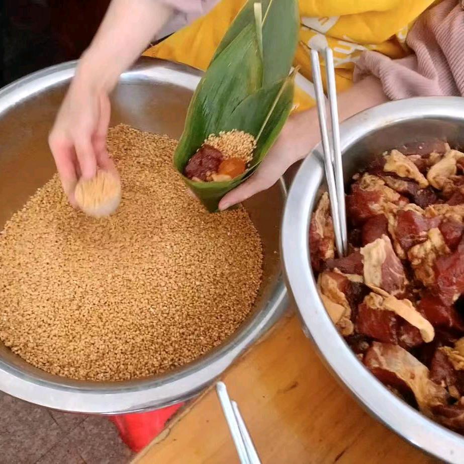 刘三姐灰汤粽
